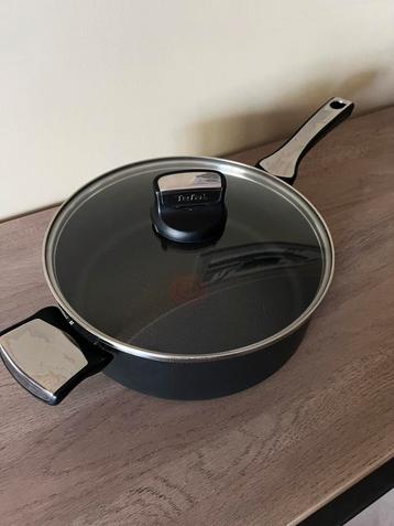 Tefal pan met deksel beschikbaar voor biedingen