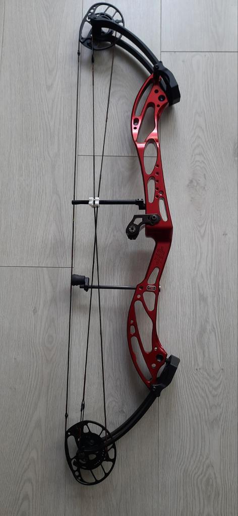 Pse Supra Focus 37'' Donker rood 40/50 pond rechtshandig, Sport en Fitness, Handboogschieten, Zo goed als nieuw, Compoundboog