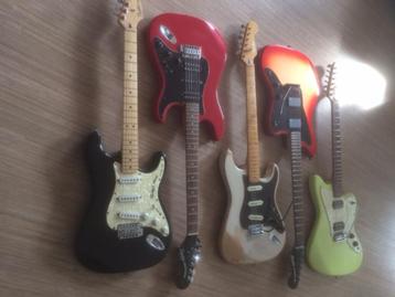 gitaren te koop (Fender / Squier) beschikbaar voor biedingen