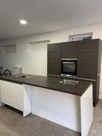 Cuisine moderne équipée, compète avec îlot, Enlèvement, Blanc, Avec îlot