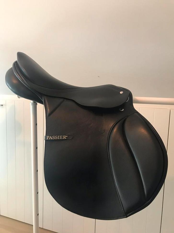 Springzadel bijna nieuw, Dieren en Toebehoren, Paarden en Pony's | Zadels, Zo goed als nieuw, Springen, Ophalen