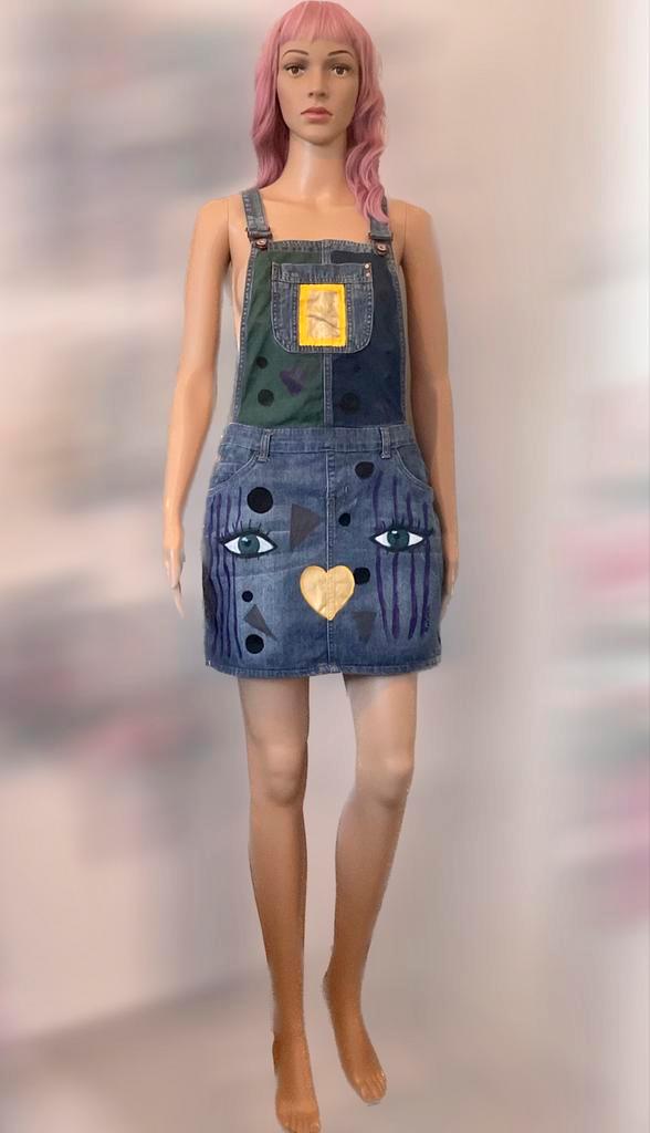 Katoenen salopette jurk met unieke tekening (maat S/M), Kleding | Dames, Jurken, Zo goed als nieuw, Maat 38/40 (M), Blauw, Boven de knie