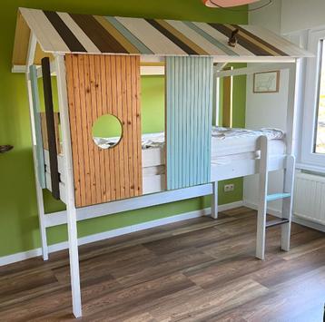 Boomhut bed beschikbaar voor biedingen