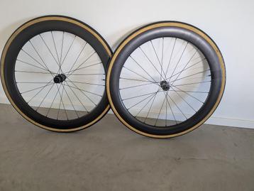 Cuore carbon tubular wielset 55mm incl banden beschikbaar voor biedingen