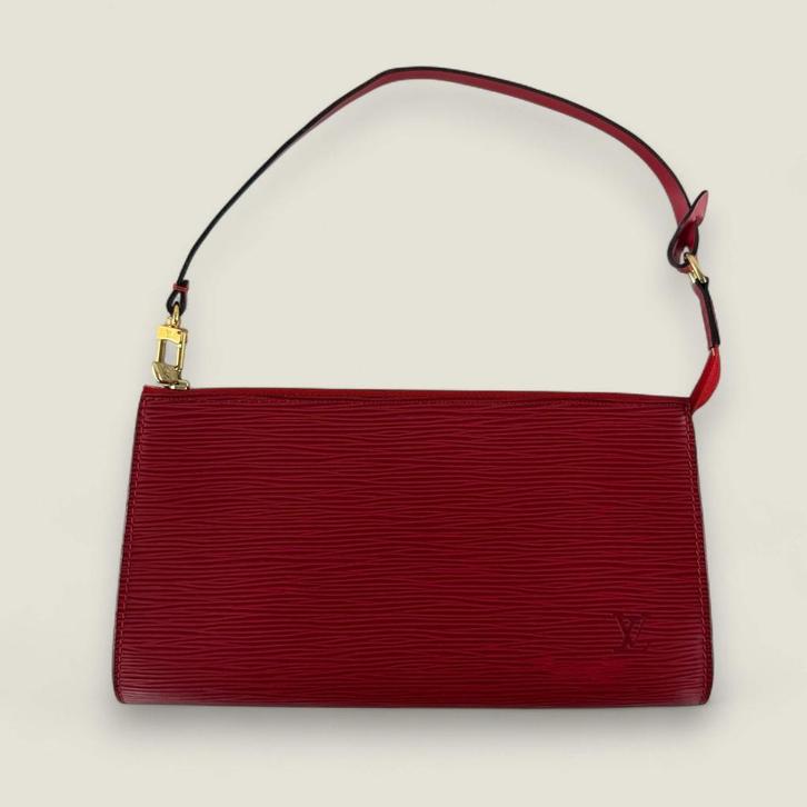 Louis Vuitton Pochette Accessoires Epi rood, Handtassen en Accessoires, Tassen | Damestassen, Gebruikt, Handtas, Rood, Ophalen of Verzenden