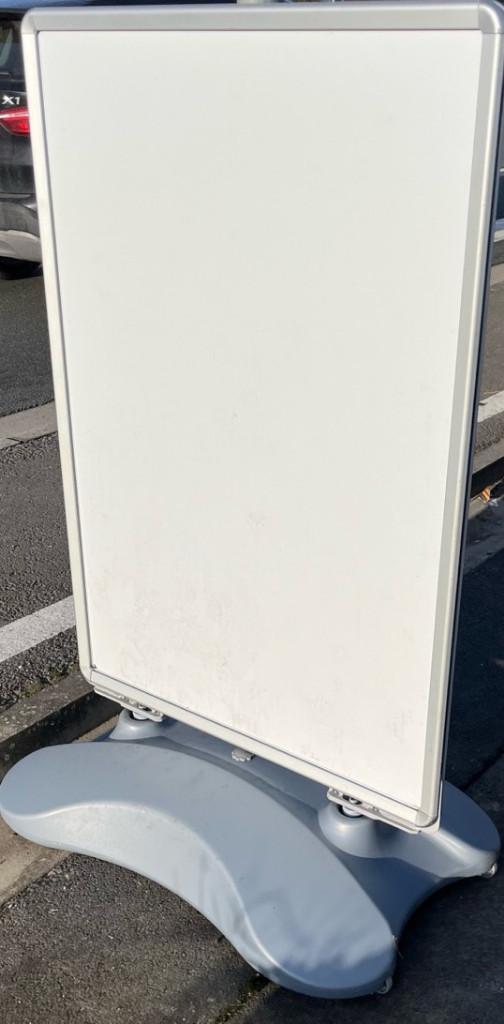 PRO-RECLAMEPANEEL MET 2 VLAKKEN (VERZWARBARE BASIS), Verzamelen, Merken en Reclamevoorwerpen, Zo goed als nieuw, Reclamebord, Ophalen