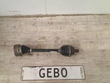 ARBRE DE TRANSMISSION AVANT GAUCHE Volkswagen Touran (1T3), Utilisé, Volkswagen