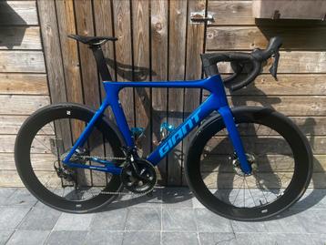 Giant Propel maat M/L Shimano 105, Carbon 65 mm velgen