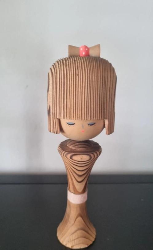 Leuke Cryptomeria cipres cederhouten kokeshi, Antiek en Kunst, Kunst | Beelden en Houtsnijwerken, Verzenden