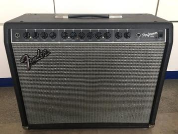 Fender Performer 1000 beschikbaar voor biedingen