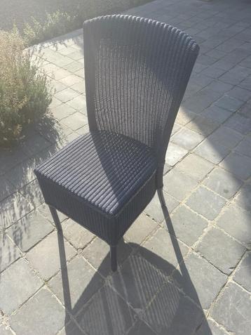 Lloyd loom stoelen gratis  beschikbaar voor biedingen