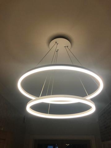 Allerlei moderne led-verlichting  beschikbaar voor biedingen