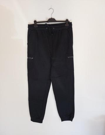 Joggingbroek, zwart, L, met kaartje beschikbaar voor biedingen