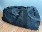 Grote reistas eastpak met wieltjes, Ophalen, Gebruikt, Zwart, Wieltjes