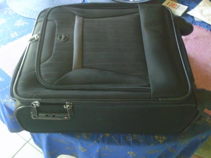 reiskoffers, Handtassen en Accessoires, Koffers, Gebruikt, Overige materialen, Slot, Uitschuifbare handgreep, Wieltjes, Ophalen