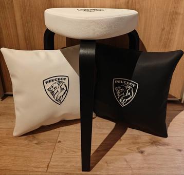 Peugeot krukje en kussens beschikbaar voor biedingen