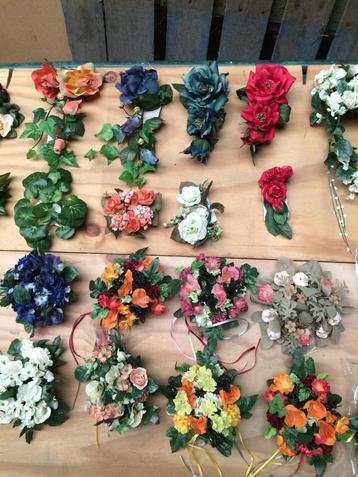 Grote partij Sier / kunstbloemen en planten decoratie beschikbaar voor biedingen
