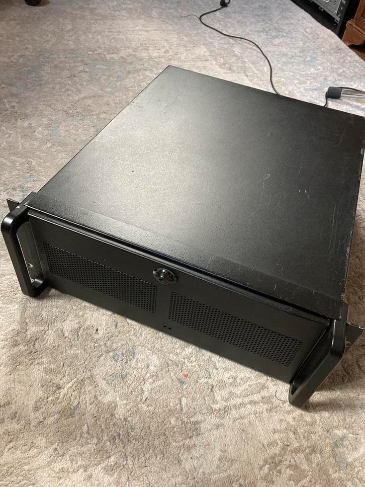 19” Rackmount computer, Informatique & Logiciels, Ordinateurs de bureau, Utilisé, 3 à 4 Ghz, SSD, 8 GB, Avec carte vidéo, Enlèvement