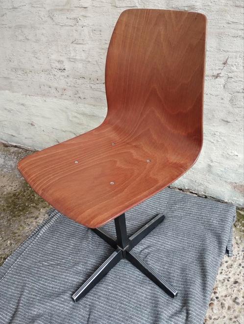 Stoel Pagholz met merkteken....0478028005, Huis en Inrichting, Stoelen, Gebruikt, Ophalen of Verzenden