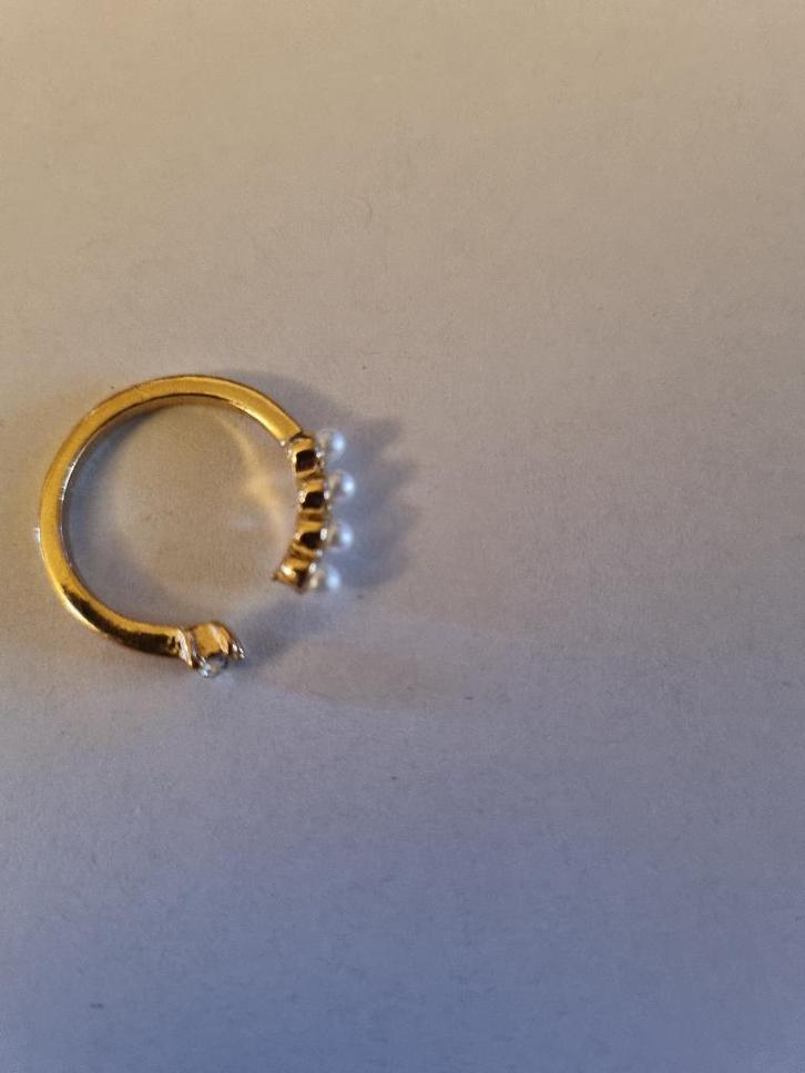 Gouden open ring met witte parels, Handtassen en Accessoires, Ringen, Nieuw, Ophalen of Verzenden
