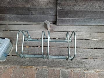 Fietsenrek 3 fietsen  beschikbaar voor biedingen