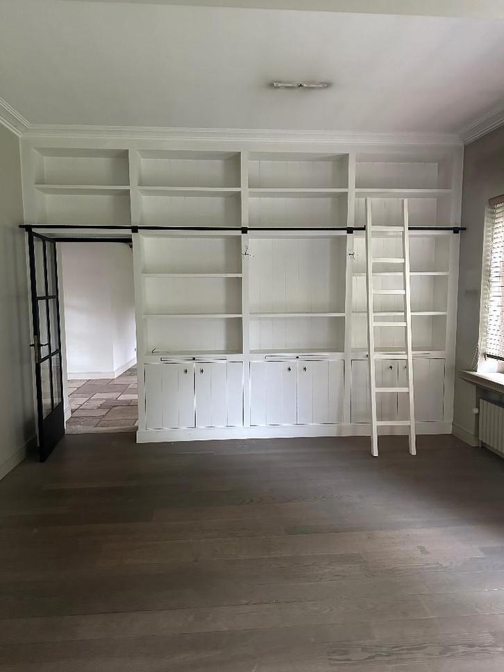 Massieve witte kast maatwerk, Antiquités & Art, Antiquités | Meubles | Armoires, Enlèvement