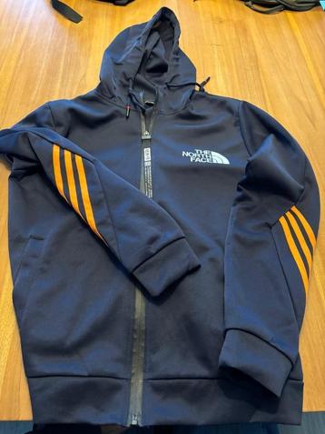 The North Face trainingspak (vest en broek) beschikbaar voor biedingen