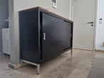 Metalen bureau met houten blad met bijpassende bureaukast, Huis en Inrichting, Ophalen, Zo goed als nieuw