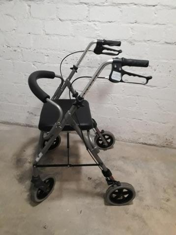 Rollator grijs beschikbaar voor biedingen