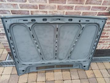 Motorkap Jetta/Golf/Caddy 1 met deuken beschikbaar voor biedingen