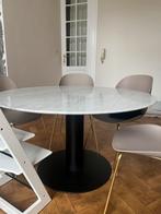 Gubi design marmeren tafel + stoelen, 100 tot 150 cm, Rond, Zo goed als nieuw, Vijf personen of meer