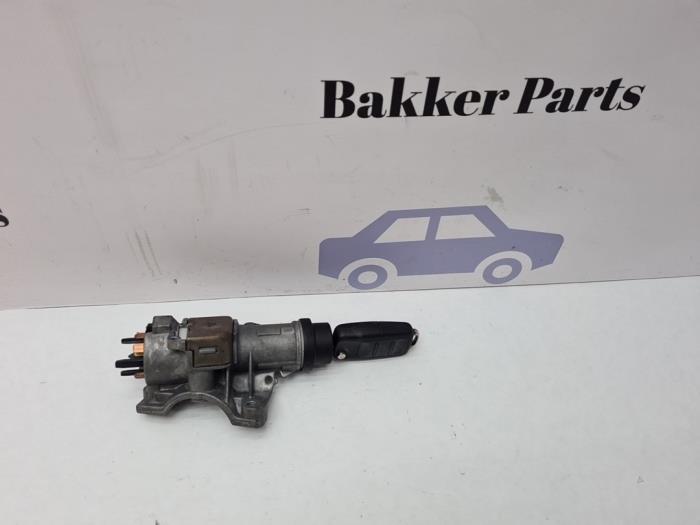Serrure de contact + clé d'un Volkswagen Polo, Autos : Pièces & Accessoires, Autres pièces automobiles, Volkswagen, Utilisé, 3 mois de garantie