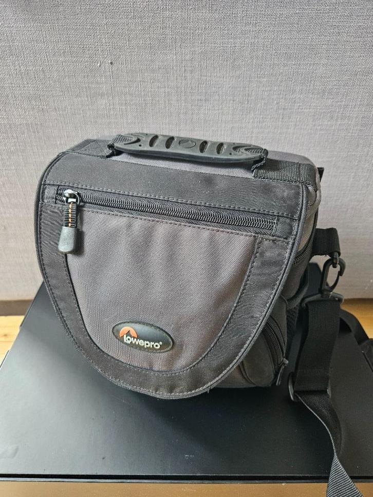 Sacoche appareil photo accessoires Lowepro Nova 2 AW, TV, Hi-fi & Vidéo, Photo | Sacs pour appareil, Utilisé, Sac à bandoulière