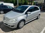 Mercedes B180 Automaat 2.0 Zilver Nette staat, Auto's, Mercedes-Benz, Automaat, Achterwielaandrijving, Zwart, 4 cilinders