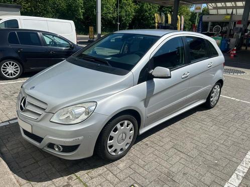 Mercedes B180 Automaat 2.0 Zilver Nette staat, Auto's, Mercedes-Benz, Particulier, B-Klasse, ABS, Achteruitrijcamera, Airbags