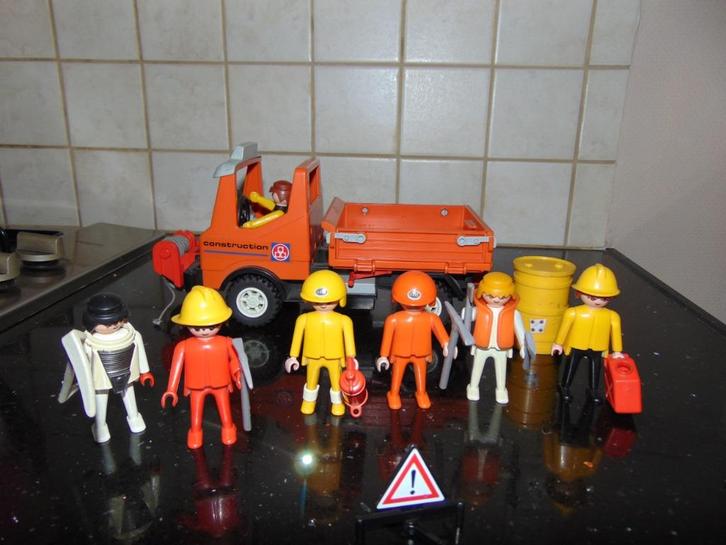 Playmobil truck met poppetjes en accessoires, Kinderen en Baby's, Speelgoed | Playmobil, Gebruikt, Ophalen of Verzenden