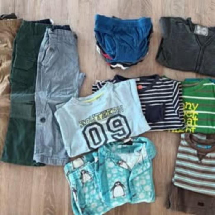 Lot vêtements garçon 4 ans, Kinderen en Baby's, Kinderkleding | Maat 104, Gebruikt, Jongen, Overige typen, Ophalen