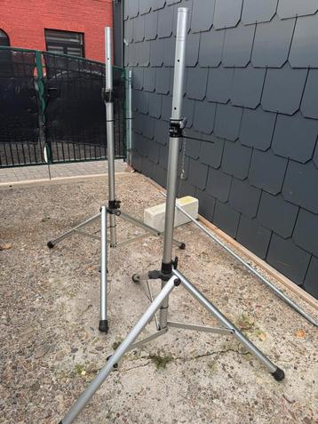 set van 2 stevige luidspreker-/lichtstatieven in aluminium beschikbaar voor biedingen