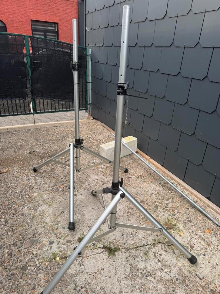 set van 2 stevige luidspreker-/lichtstatieven in aluminium, Muziek en Instrumenten, Standaarden, Zo goed als nieuw, Ophalen
