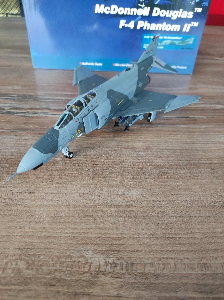 Schaalmodel 1/72 metalen militaire vliegtuigen (diecast), Hobby en Vrije tijd, Modelbouw | Vliegtuigen en Helikopters, Zo goed als nieuw