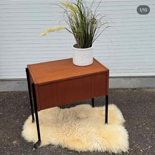 Vintage naaikastje, Hobby en Vrije tijd, Naaien en Fournituren, Ophalen