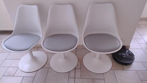 Keukenstoelen (draaiend)., Huis en Inrichting, Stoelen, Zo goed als nieuw, Drie, Kunststof, Leer, Wit, Ophalen
