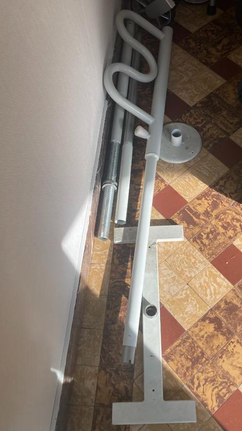 Paal als hulpmiddel om makkelijk uit zetel of bed te komen, Diversen, Verpleegmiddelen, Zo goed als nieuw, Ophalen
