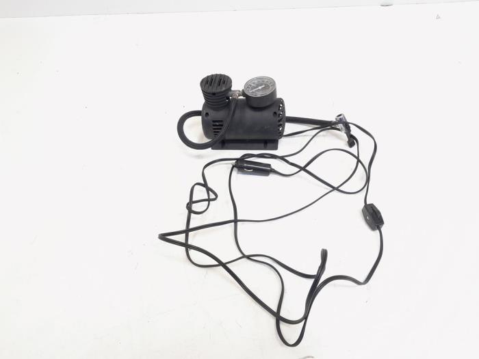 Compressor van een Volkswagen Golf, Auto-onderdelen, Overige Auto-onderdelen, Volkswagen, Gebruikt, 3 maanden garantie, Ophalen of Verzenden