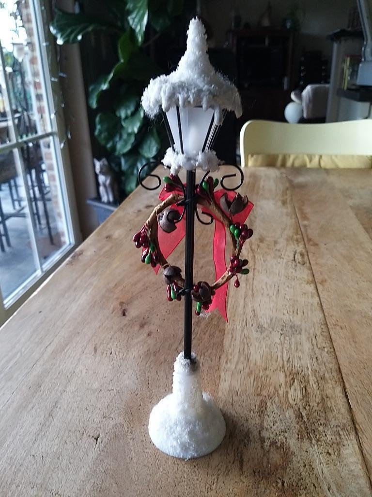 Kerst - Modelbouw - Lantaarn met licht, Ophalen of Verzenden, Zo goed als nieuw