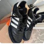 Adidas mondial goal 42, Sport en Fitness, Ophalen of Verzenden, Zo goed als nieuw
