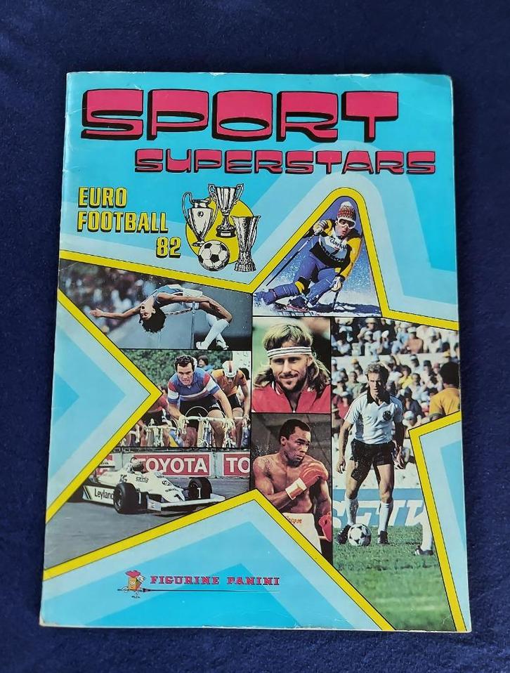 Panini sticker album voetbal  ' Euro 82 '   -compl-, Hobby en Vrije tijd, Stickers en Plaatjes, Zo goed als nieuw, Meerdere stickers