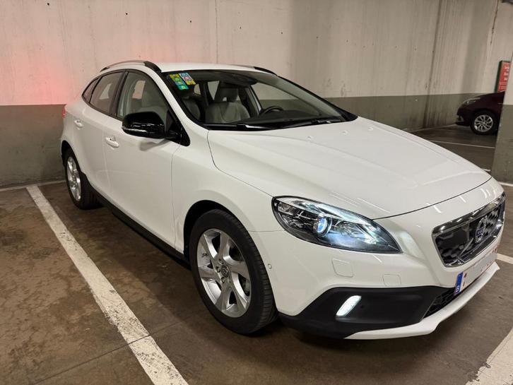 VOLVO V40 Cross Country, Auto's, Volvo, Particulier, V40, ABS, Achteruitrijcamera, Adaptive Cruise Control, Airbags, Airconditioning