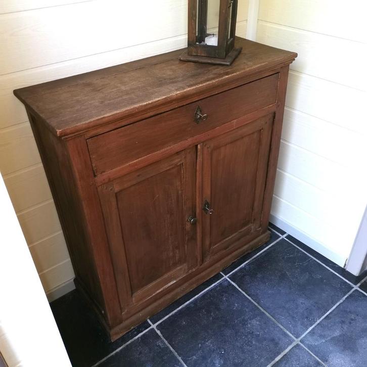 Klein smal antieke boerenkastje in olm B B 92 H 85 D 34, Antiek en Kunst, Curiosa en Brocante, Ophalen