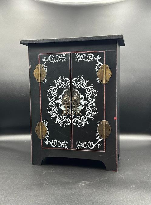 Klein vintage Japans kastje – houten opbergkast met veel det, Antiek en Kunst, Antiek | Meubels | Kasten, Ophalen of Verzenden
